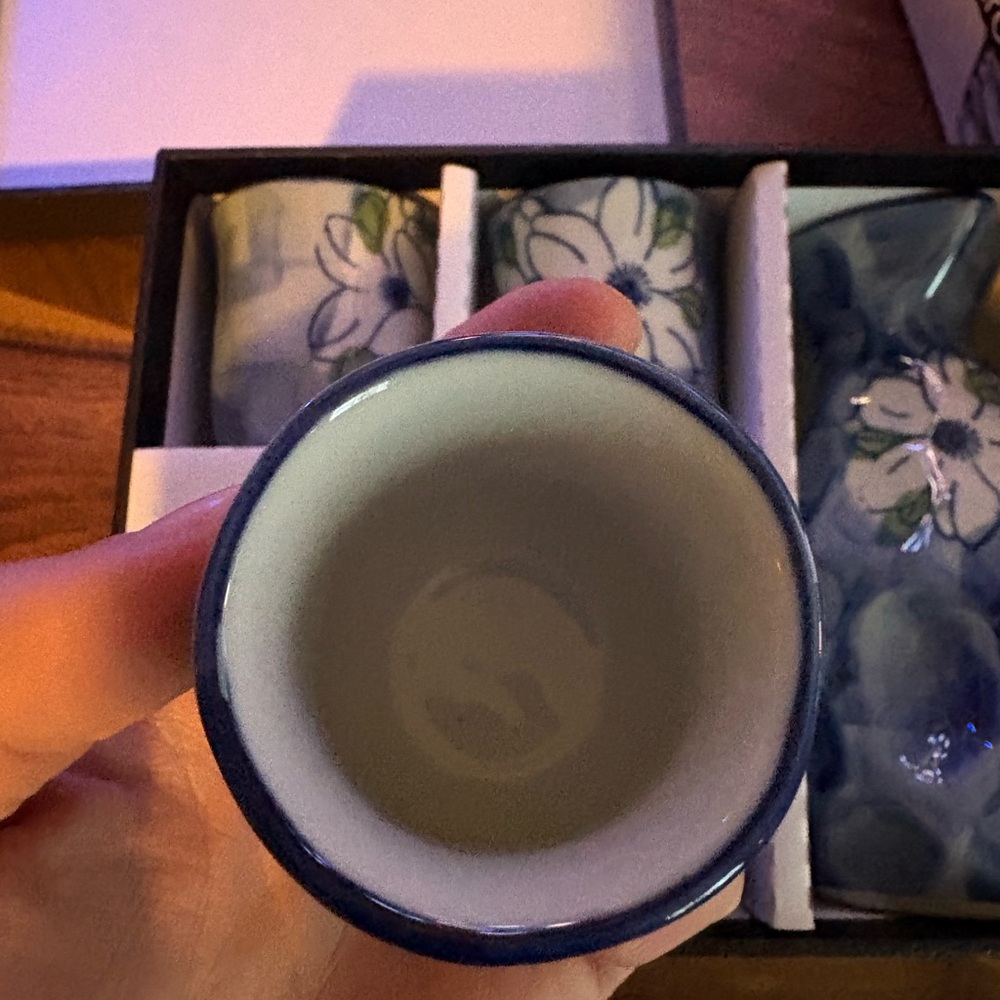 Japanese Blue Floral Ceramic Teapot, Sake Bottle & Cups Set - Picture 4 of 8
